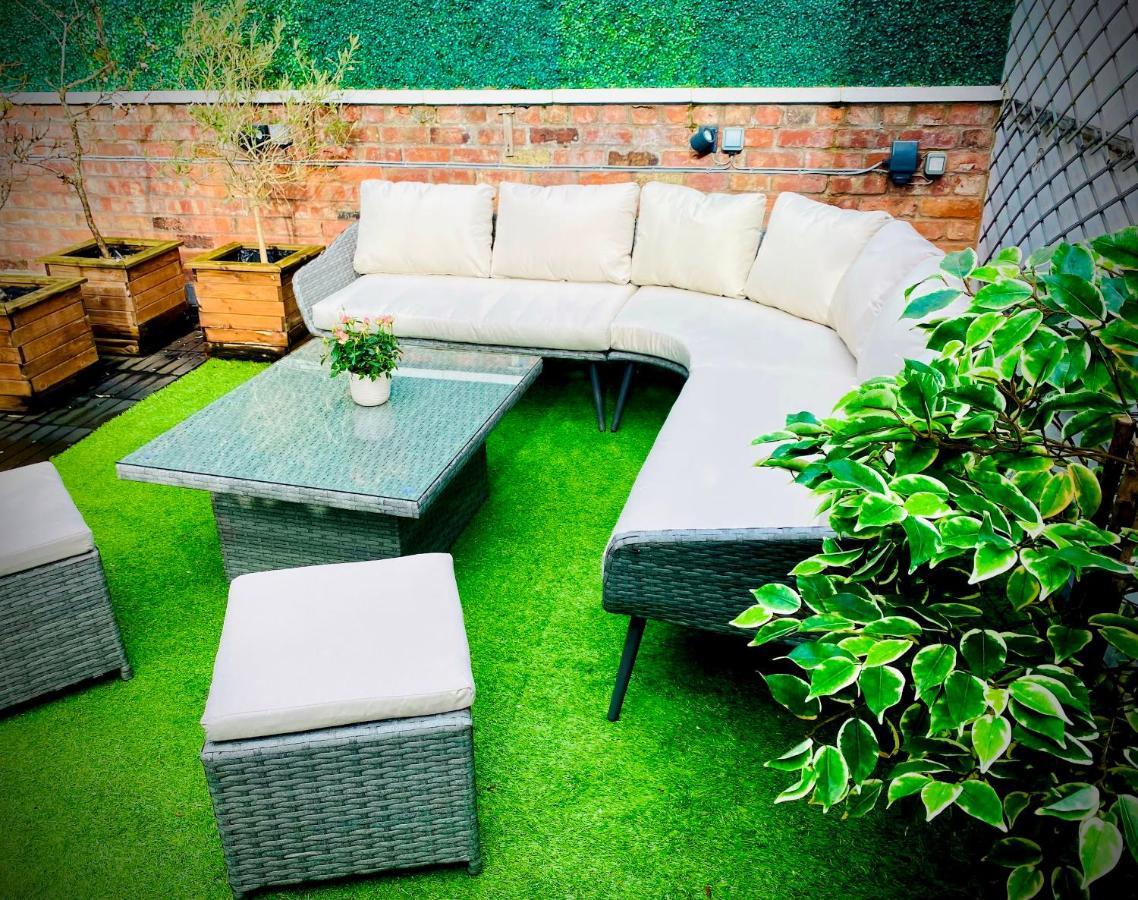Pass The Keys Superbly Located Handsome Georgian Townhouse Shrewsbury Buitenkant foto