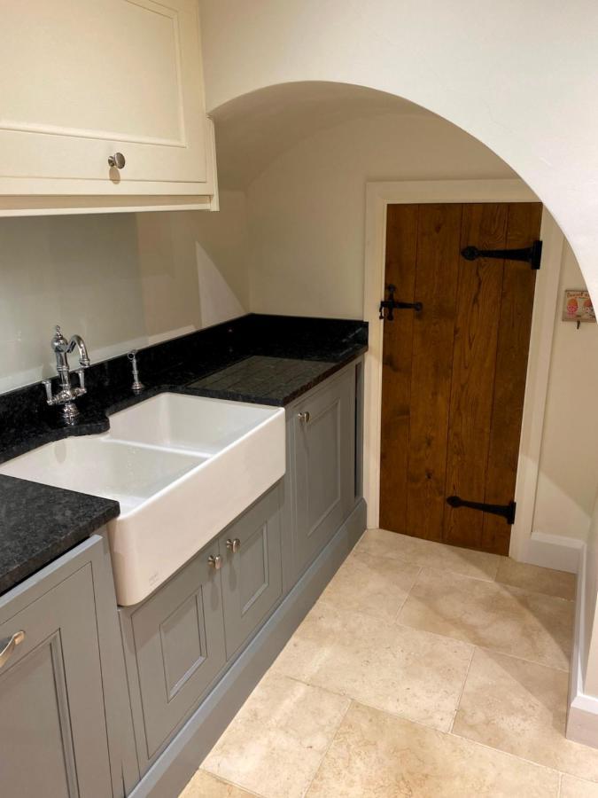 Pass The Keys Superbly Located Handsome Georgian Townhouse Shrewsbury Buitenkant foto