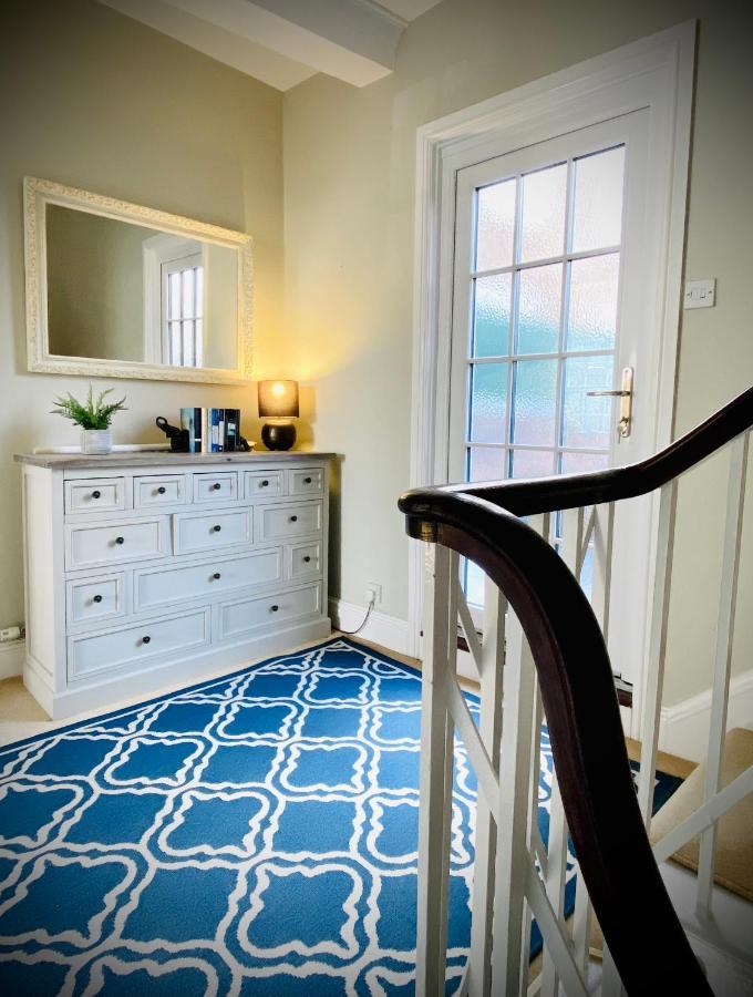 Pass The Keys Superbly Located Handsome Georgian Townhouse Shrewsbury Buitenkant foto